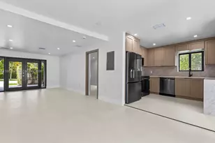 1221 Biarritz Dr, Miami Beach, FL 33141 - Photo 5