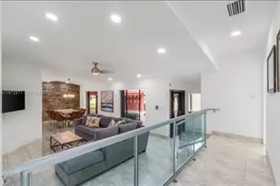 811 N Highland Dr, Hollywood, FL 33021 - Photo 5