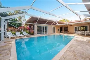 811 N Highland Dr, Hollywood, FL 33021 - Photo 17