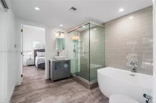 811 N Highland Dr, Hollywood, FL 33021 - Photo 3