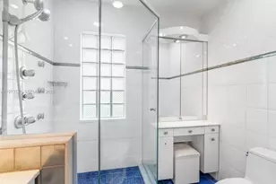 811 N Highland Dr, Hollywood, FL 33021 - Photo 51