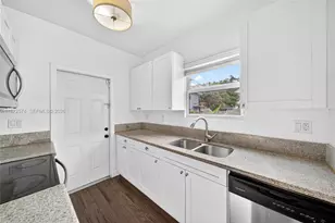 1460 NW 2nd St, Miami, FL 33125 - Photo 9