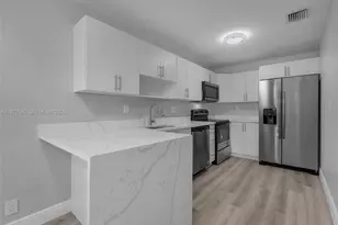 10379 NW 35th St, Coral Springs, FL 33065 - Photo 7