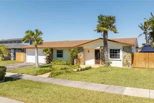8121 SW 203rd St, Cutler Bay, FL 33189 - Photo 63