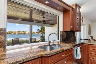 8121 SW 203rd St, Cutler Bay, FL 33189 - Photo 3