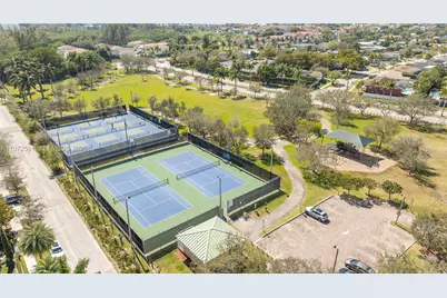 8121 SW 203rd St, Cutler Bay, FL 33189 - Photo 41