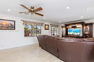 8121 SW 203rd St, Cutler Bay, FL 33189 - Photo 11