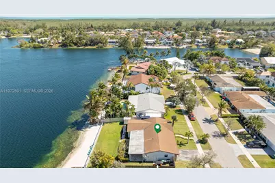 8121 SW 203rd St, Cutler Bay, FL 33189 - Photo 77