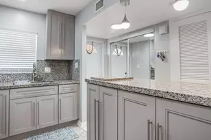 9001 Sunrise Lakes Blvd, Sunrise, FL 33322 - Photo 5