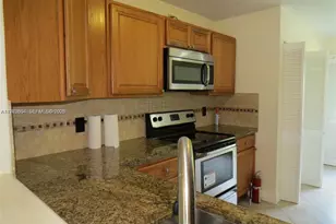 216 Lakeside Cir, Sunrise, FL 33326 - Photo 5