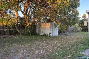 11055 NW 27th Pl, Sunrise, FL 33322 - Photo 5