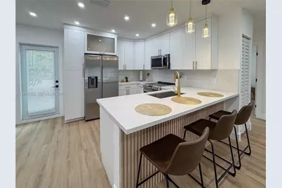 1035 NW 64th St, Miami, FL 33150 - Photo 7