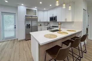 1035 NW 64th St, Miami, FL 33150 - Photo 7