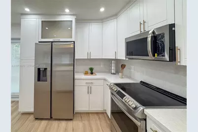 1035 NW 64th St, Miami, FL 33150 - Photo 11