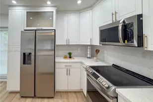 1035 NW 64th St, Miami, FL 33150 - Photo 11