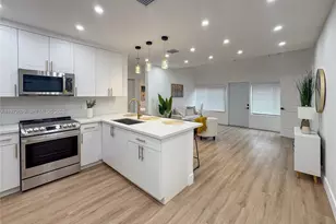 1035 NW 64th St, Miami, FL 33150 - Photo 9