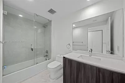488 NE 18th St #2112, Miami, FL 33132 - Photo 25
