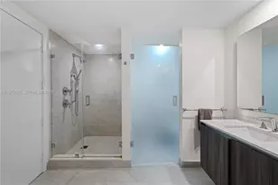 488 NE 18th St, Miami, FL 33132 - Photo 21