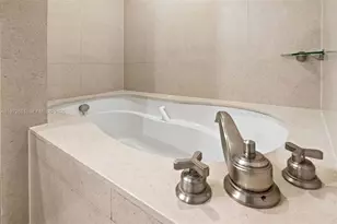 6801 Collins Ave, Miami Beach, FL 33141 - Photo 23