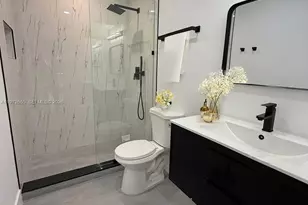 365 SW 86th Ave, Pembroke Pines, FL 33025 - Photo 9