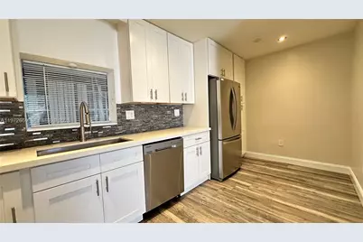 8450 NW 26th St, Sunrise, FL 33322 - Photo 11