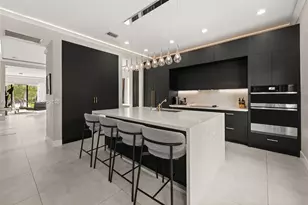 15450 NW 88th Ave, Miami Lakes, FL 33018 - Photo 9