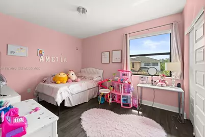 15450 NW 88th Ave, Miami Lakes, FL 33018 - Photo 17