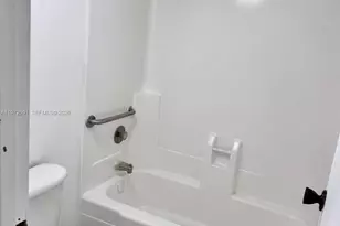 1402 NW 80th Ave, Margate, FL 33063 - Photo 9