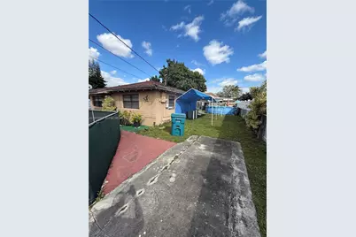 831 NW 34th Ave, Miami, FL 33125 - Photo 3