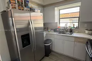 831 NW 34th Ave, Miami, FL 33125 - Photo 25