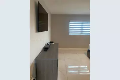 40 NW 87th Ave #D211, Miami, FL 33172 - Photo 7