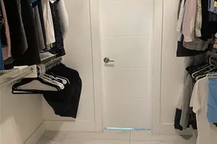 40 NW 87th Ave, Miami, FL 33172 - Photo 11