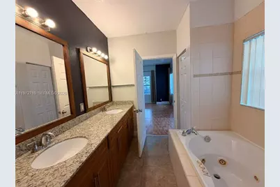 2804 NW 7th Ct #2804, Fort Lauderdale, FL 33311 - Photo 9