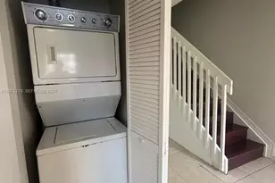 2064 NE 167th St, North Miami Beach, FL 33162 - Photo 15