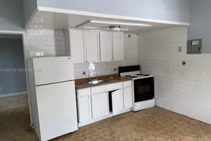 437 NE 30th St, Miami, FL 33137 - Photo 3