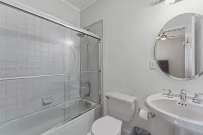 9475 SW 70th St, Miami, FL 33173 - Photo 21