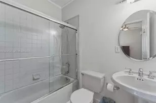 9475 SW 70th St, Miami, FL 33173 - Photo 21