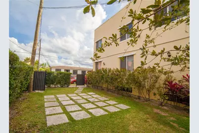 1469 SW 5th St #8, Miami, FL 33135 - Photo 13