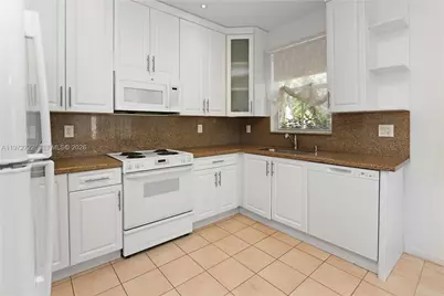1521 Seagrape Way, Hollywood, FL 33019 - Photo 15
