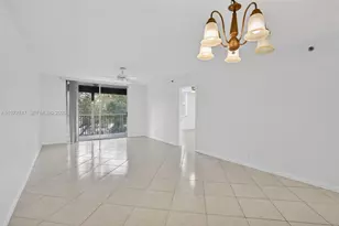 3300 W Rolling Hills Cir, Davie, FL 33328 - Photo 9