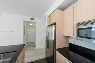 79 SW 12th St, Miami, FL 33130 - Photo 9