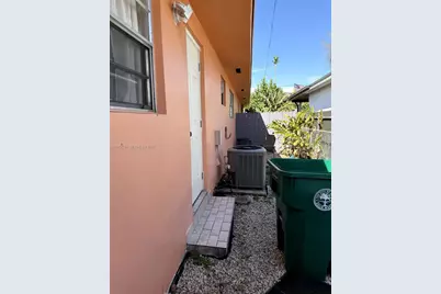 1845 NW 6th St #1845, Miami, FL 33125 - Photo 13