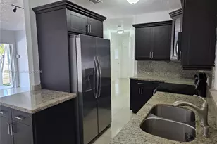 6240 NW 114th St, Hialeah, FL 33012 - Photo 7