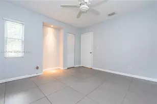 330 NE 86th St, El Portal, FL 33138 - Photo 15