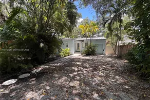 330 NE 86th St, El Portal, FL 33138 - Photo 13