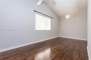 330 NE 86th St, El Portal, FL 33138 - Photo 19