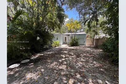330 NE 86 St, El Portal, FL 33138 - Photo 17