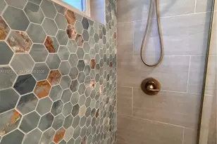 2430 NE 135th St, North Miami, FL 33181 - Photo 21