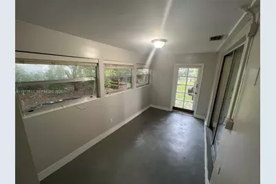 3951 SW 59th Ave, West Park, FL 33023 - Photo 11