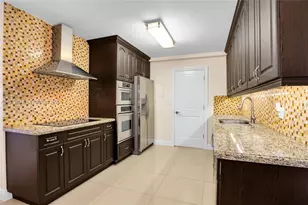 1800 NE 114th St, Miami, FL 33181 - Photo 11